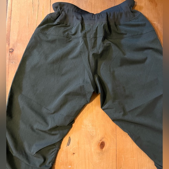 Women’s golf apparel bundle - Picture 8 of 16